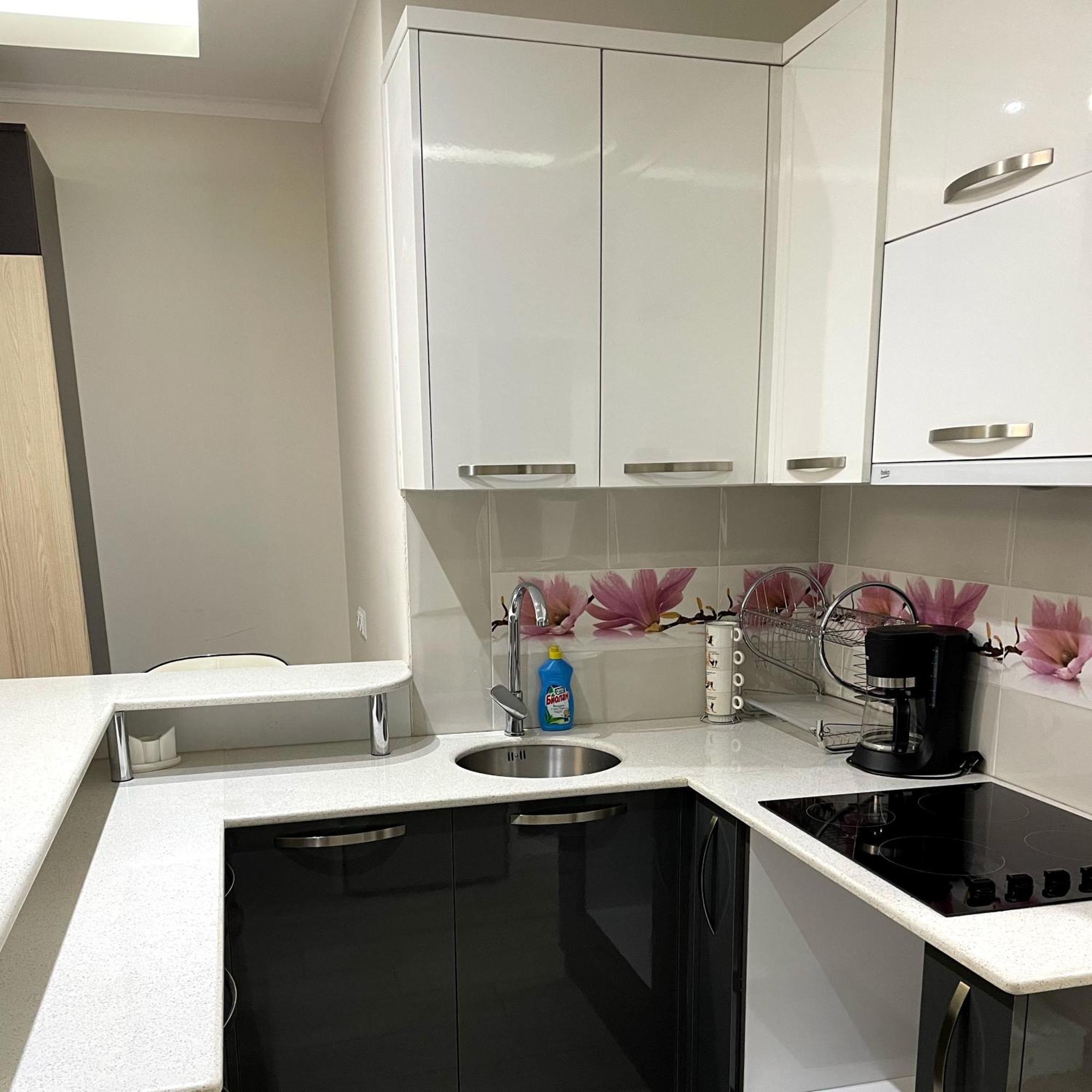 Angel Apartment In Porta Batumi Phòng bức ảnh